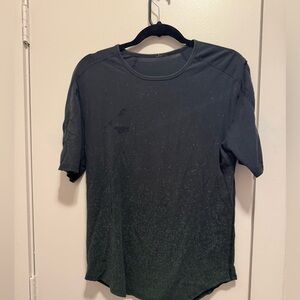 Lululemon Men’s Small Metal Vent Shirt - Black/Green *slight small stain*